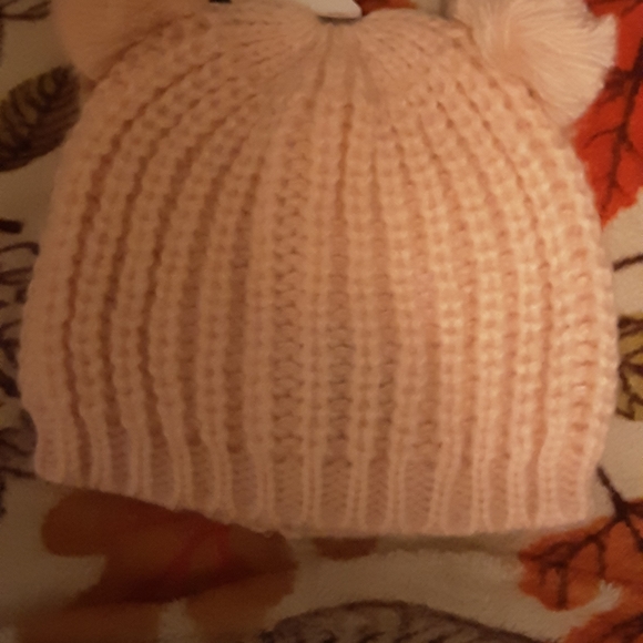 Pom Crochet Beanie Hats NWT Claires - Picture 3 of 4